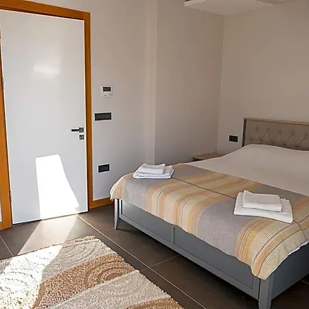 Lueks Huzurlu Yeni Villa *