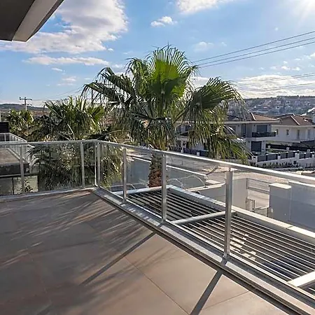 Lueks Huzurlu Yeni Villa Cesme