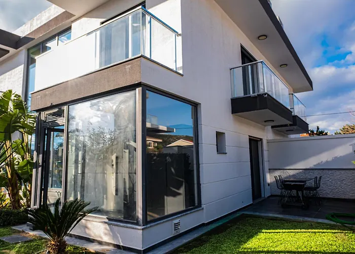 Lüks Huzurlu Yeni Villa *