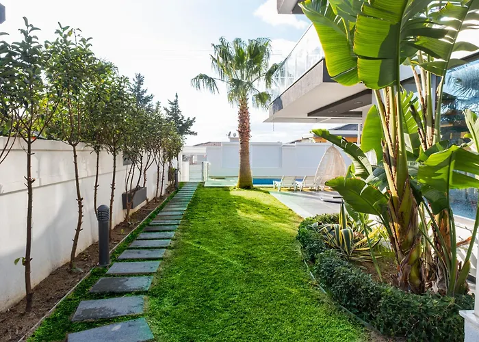 Lüks Huzurlu Yeni Villa Çeşme